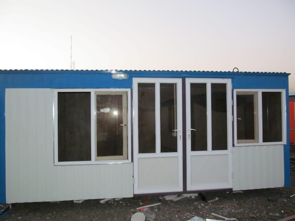 6 نوع درب و پنجره در کانکس